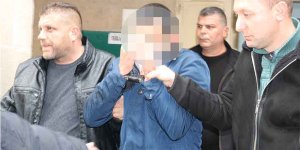 Mahkemede olay çıkarttı, polislere hakaret yağdırdı