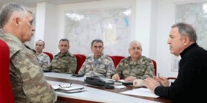 Türkiye Suriye'ye ait 2 uçak düşürdü