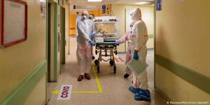 İtalya'da son 24 saatte 345 kişi öldü