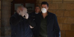 Ayrıldığı eşini silahla tehdit etti