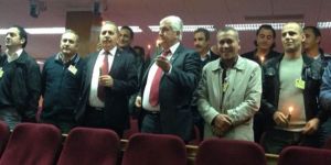 Mecliste ‘Mumlu’ eylem.