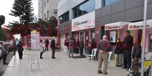 Bankalarda maaş yoğunluğu