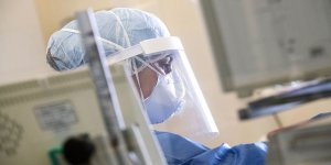 Covid-19 hastası hamile doğurdu