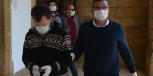 Ev arkadaşını temizlik için bıçakladı