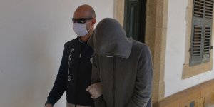 2 bin 400 lira çalmakla suçlanıyor