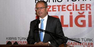 "Basın gününü buruk karşılıyoruz"