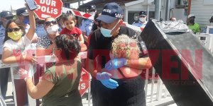 "Barikatların kalktığı bir yurt diliyoruz"