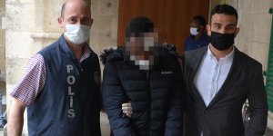 Boğazını kesti, ağır yaraladı