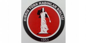 Çocuklara giysi ve ayakkabı aldılar