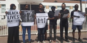 Irkçı uygulamalar protesto edildi