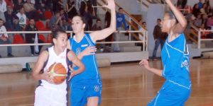 YDÜ, lidere mağlubiyeti tattırdı: 76-67