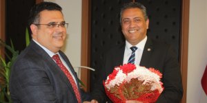 DAÜ'de devir teslim yapıldı