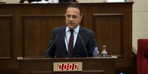 Şahali: "Pilli’nin, pandemi konusunda ilgili tek yetkili olması beni endişelendiriyor”