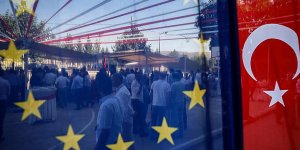 AB Raporu: "Türkiye üyelikten uzaklaşıyor"