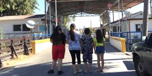 Saatlerce barikatta aç susuz beklediler