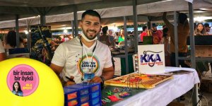 El yapımı balık kancası üretiyor