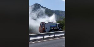 Çöp arabası alev aldı