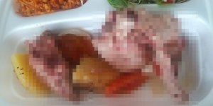 Karantina otelinde çiğ yemek iddiası