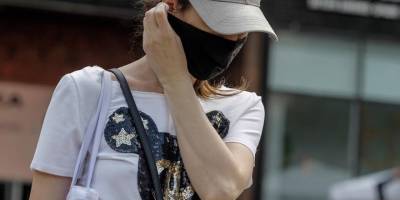 İtalya'da açık alanda maske zorunluluğu kalkıyor