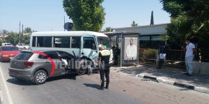 Kiralık araçla minibüs çarpıştı