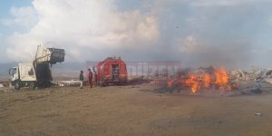 Çöp kamyonu alev aldı