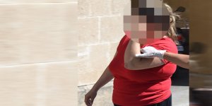 Kendisine verilen heykeli geri götürmedi