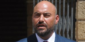 "Halkı birleştiren yönetim"