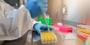 Oxford aşı denemelerine katılan Brezilyalı gönüllü yaşamını yitirdi