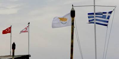 ‘Kıbrıs’ta egemen toprağı ve üssü olan İngiltere, Doğu Akdeniz’de tarafsız olamaz’