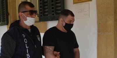 Annesini bıçakladı  2 yıl hapis yatacak