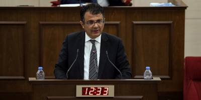 Akansoy: “6 maddelik belge saklandı, siyasi partilerle paylaşılmadı”