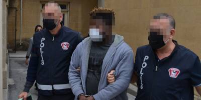 Uyuşturucuları taksiciye teslim ettiler