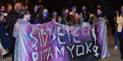 Cinsiyetçi sözler yakılan ateşe atıldı