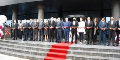 Near East Bank yeni merkezi açıldı