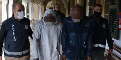 Polislere saldırıp darp ettiler