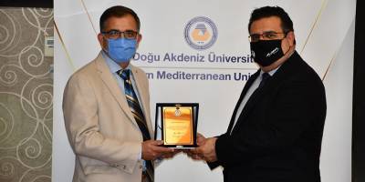 DAÜ'den Mehmet İnan'a teşekkür plaketi