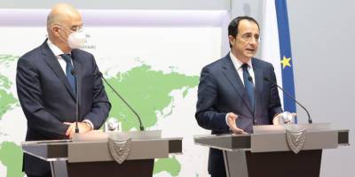 Dendias Kıbrıs'ta: "Türkiye ikna edici değil"