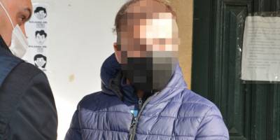 Sahte pasaportla çıkış yapmaya çalıştı