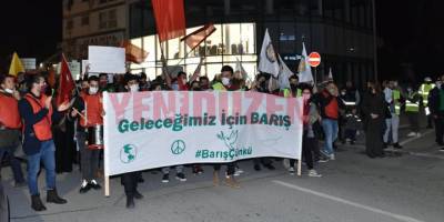 Gençler Barış için yürüdü