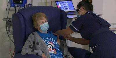 İngiltere’de ilk aşı 90 yaşındaki kadına