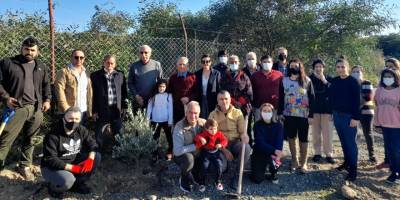 Girne Belediyesi Karaoğlanoğlu’nda ağaç dikti