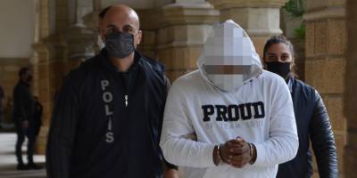 Borcu olduğu iddiası ile soydular