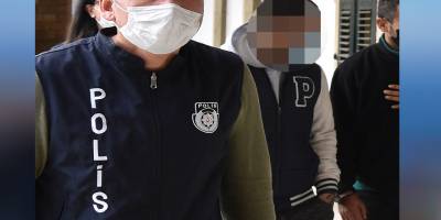 Eski eşini darp ederken yakalandı