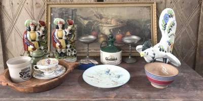 Rüstem Kitabevi’nde sanat ve antika buluşmaları başladı Antika eserler koleksiyonerlerin beğenisine sunuldu