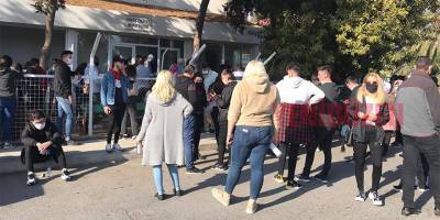 Sürüş Ehliyet Müfettişliği önünde yığılma