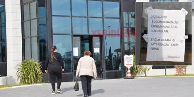 Pandemi Hastanesi’nde aşılama durdu