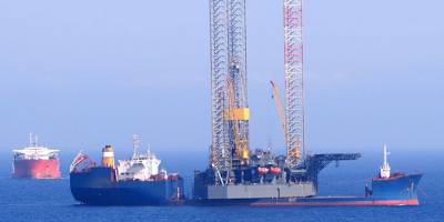 İngiltere, Türkiye’ye yaptırımları kabul etti ancak iki Türk yetkilinin yaptırım listesinden adını çıkardı...