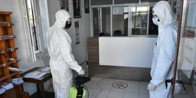 Girne’de binalar ilaçlandı