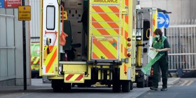 İngiltere'de yetişkin nüfusun yarısına aşı yapıldı