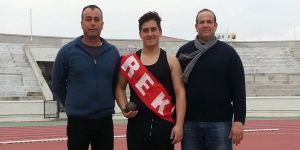 Gürdeniz rekorunu geliştirdi